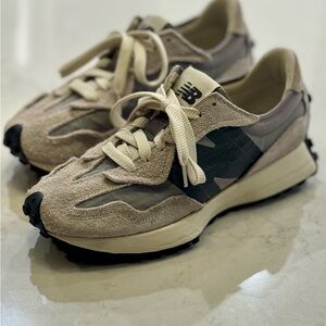 New Balance 327 Sneakers